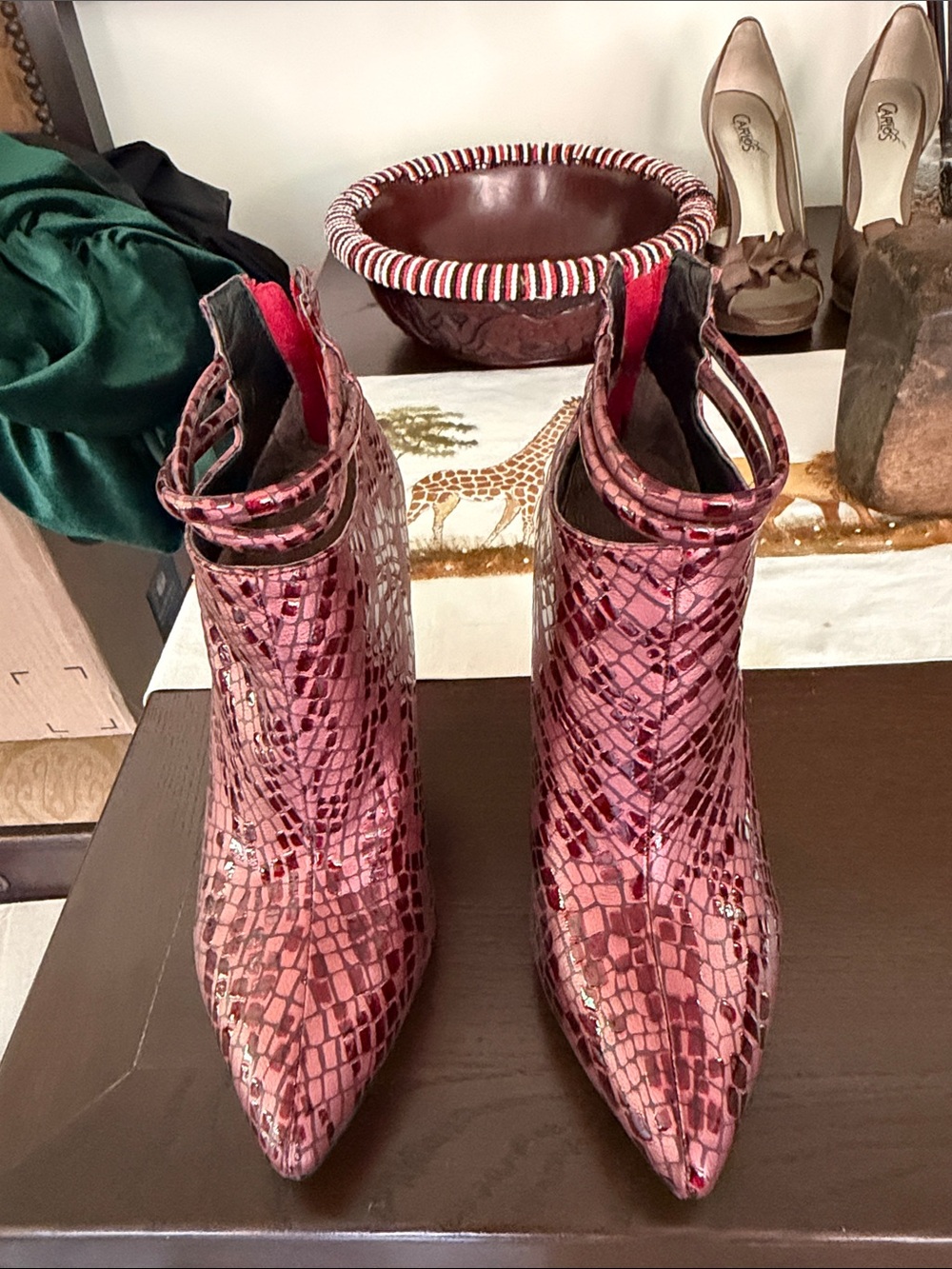 “ANNYMOLI” NWOT SEXY BOOTS